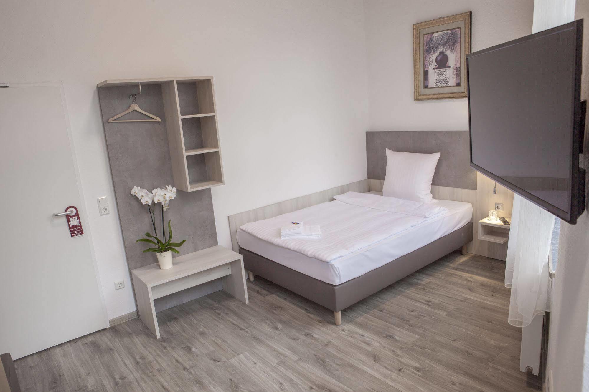 Hotel Schugt Brauweiler Kültér fotó